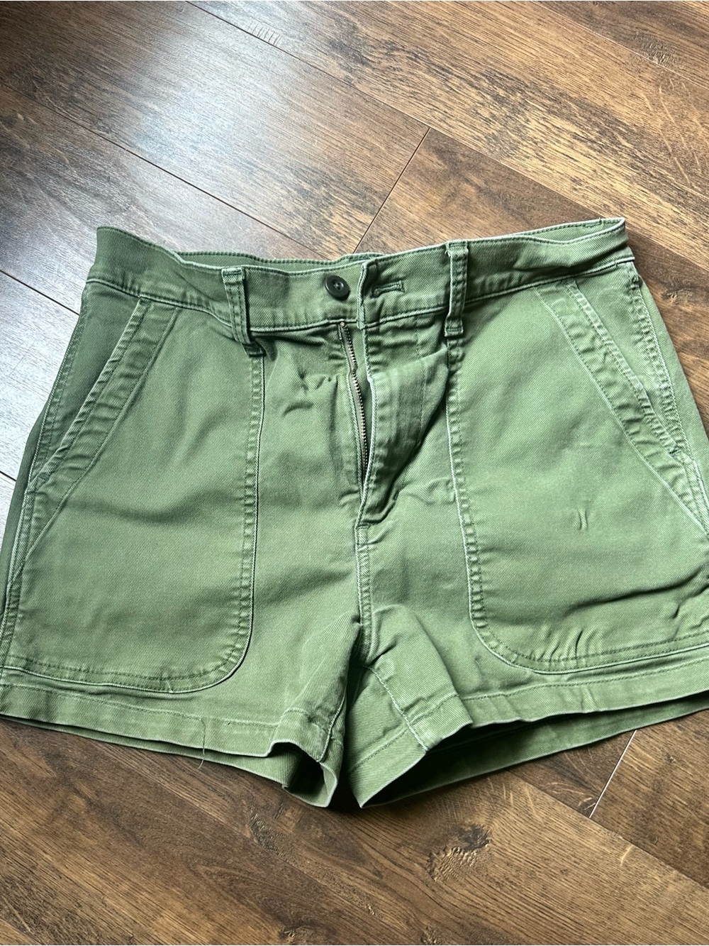 Madewell Olive Green Cotton Shorts with Utility Vibe